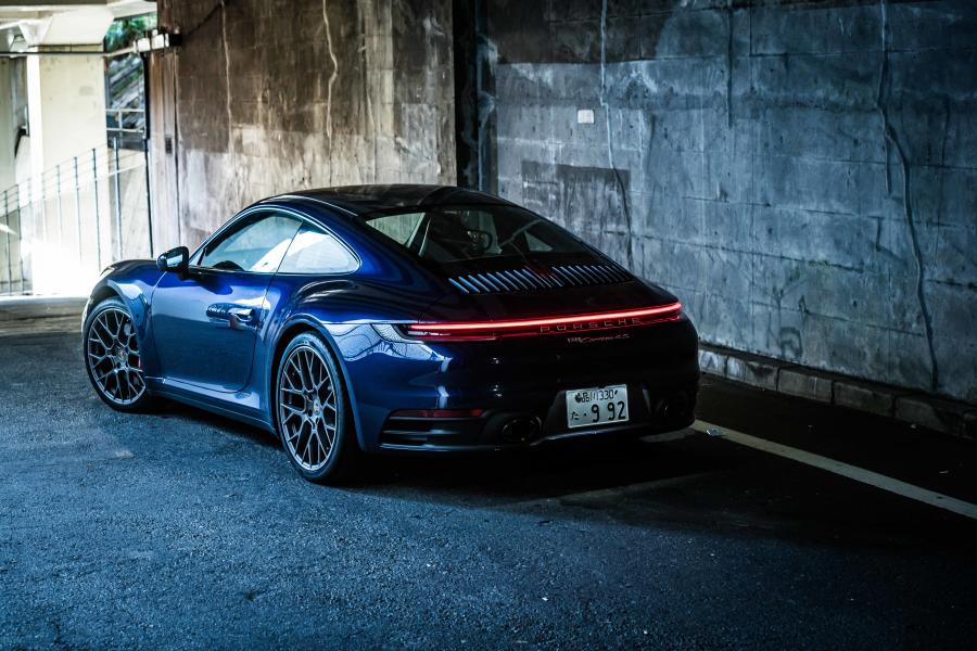  Porsche 911 Carrera 4S (992) 2019 года  (JP) (фото 18 из 24)